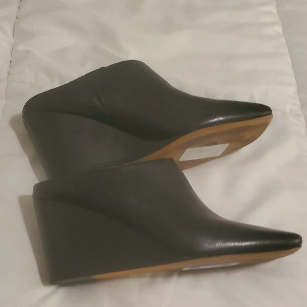 Vince Black Leather Slip-On Loafers Wedge - Picture 4 of 10
